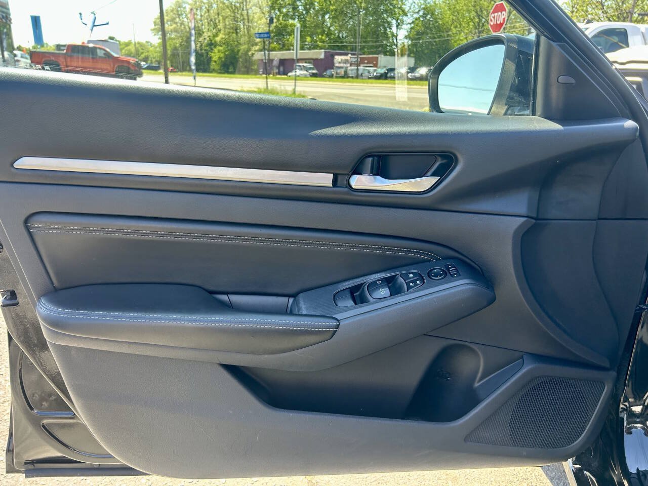 Used 2019 Nissan Altima 2.5 SV FWD image 12
