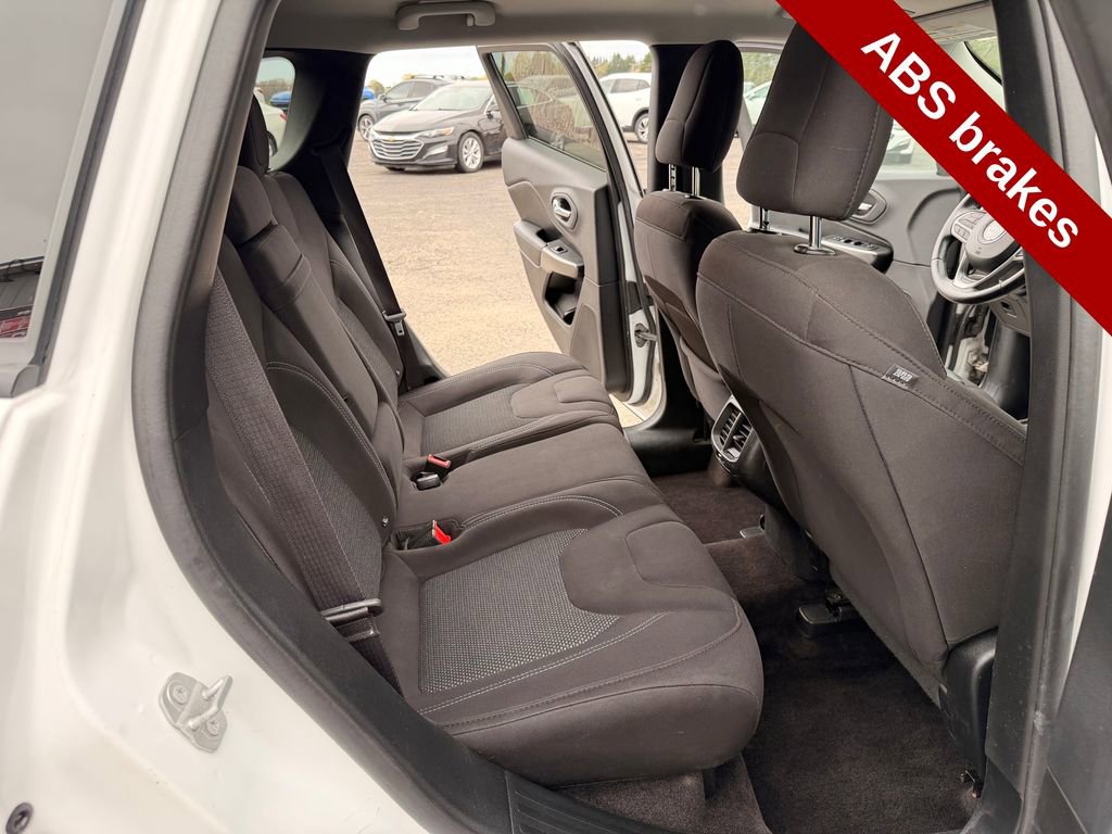Used 2019 Jeep Cherokee Sport w/ Cold Weather Group AWD/4WD image 30
