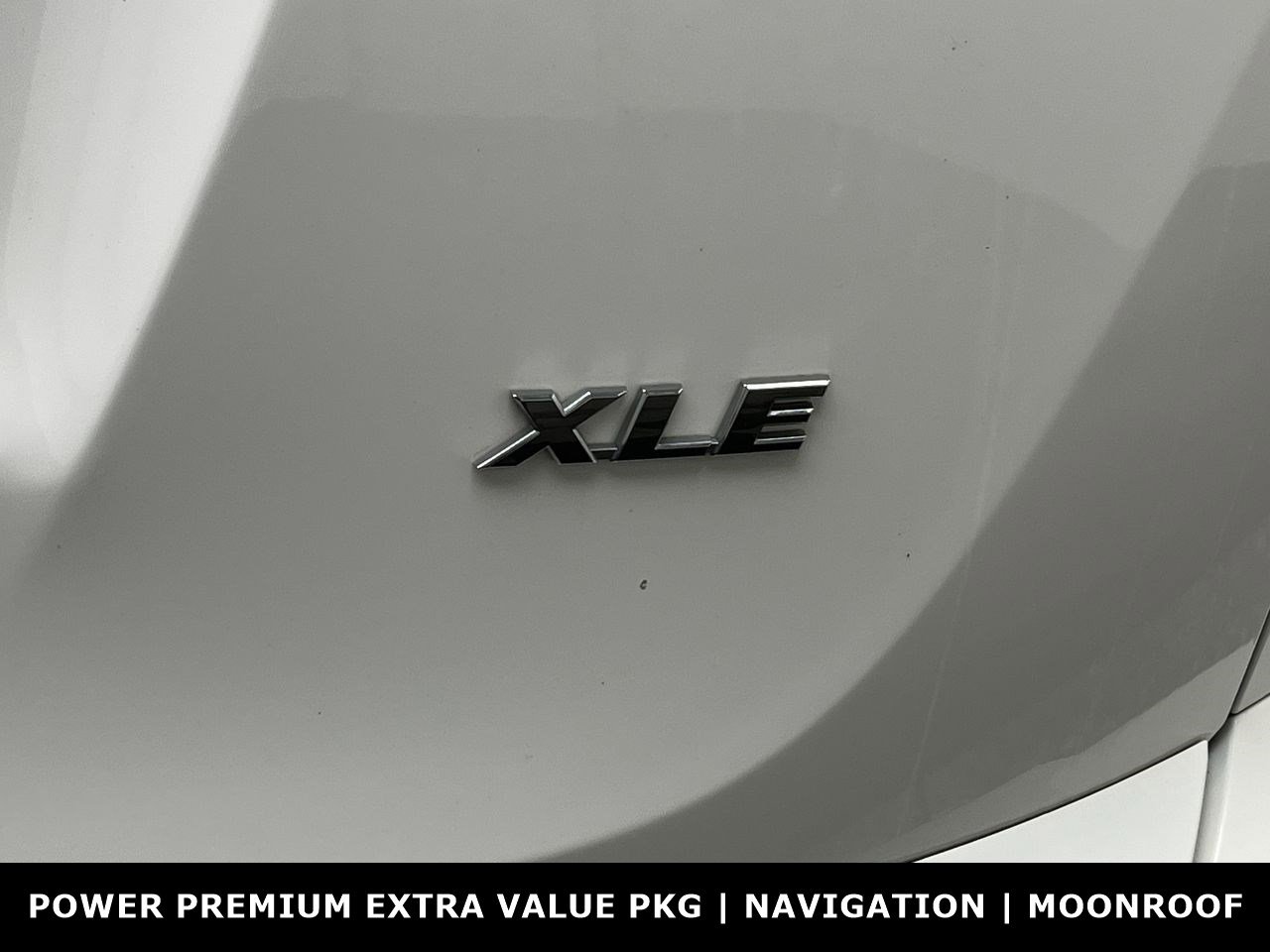 Used 2018 Toyota RAV4 XLE FWD image 27