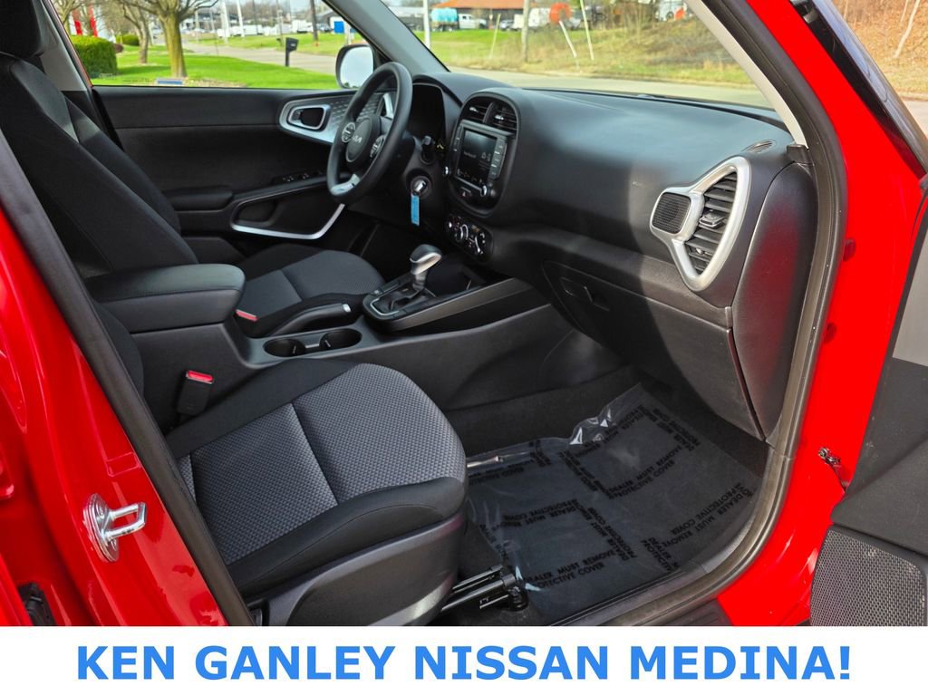 Used 2023 Kia Soul LX image 51