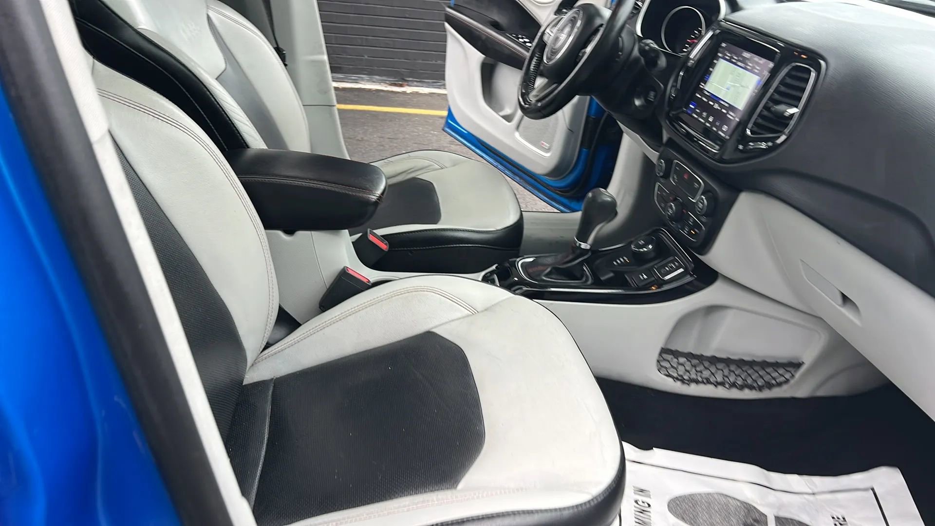 Used 2018 Jeep Compass Limited w/ Navigation Group image 40