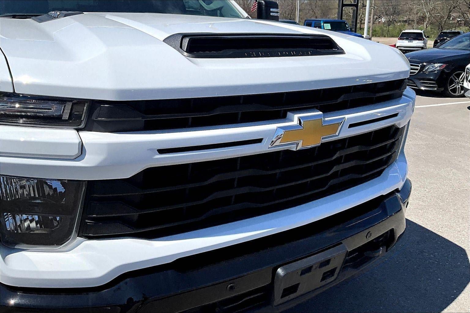 Used 2025 Chevrolet Silverado 2500 Custom w/ Custom Value Package AWD/4WD image 27