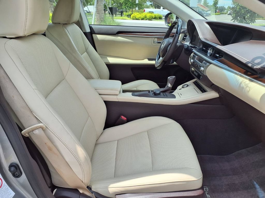 Used 2018 Lexus ES 350 w/ Premier Package FWD image 14
