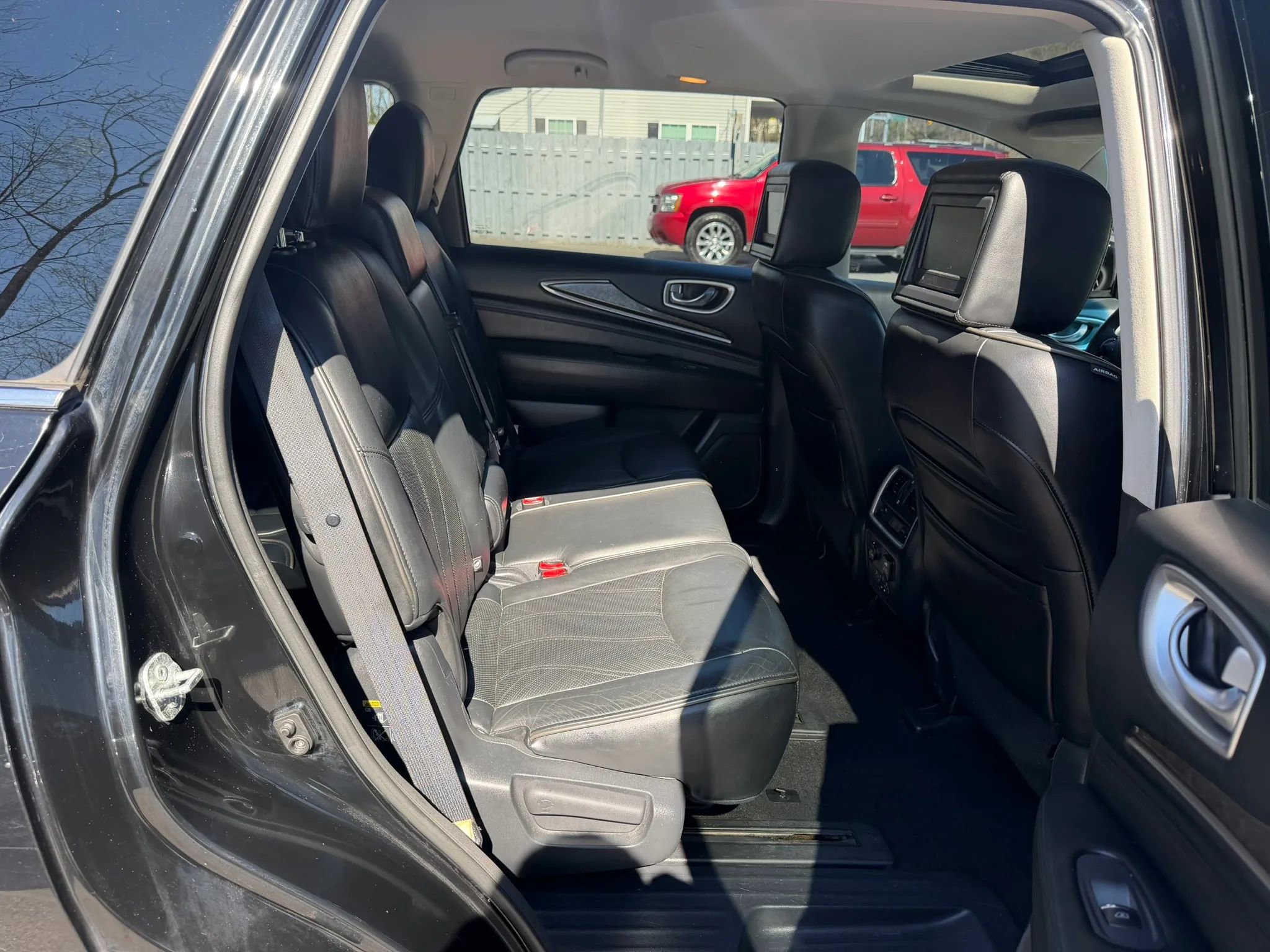 Used 2014 INFINITI QX60 AWD w/ Premium Plus Package image 19