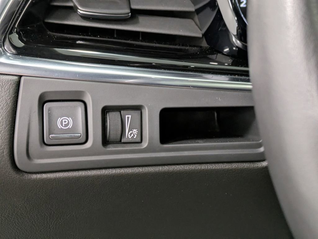 Used 2020 Cadillac XT6 Premium Luxury image 34