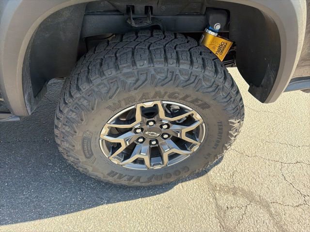 Used 2024 Chevrolet Colorado ZR2 w/ ZR2 Convenience Package III AWD/4WD image 26