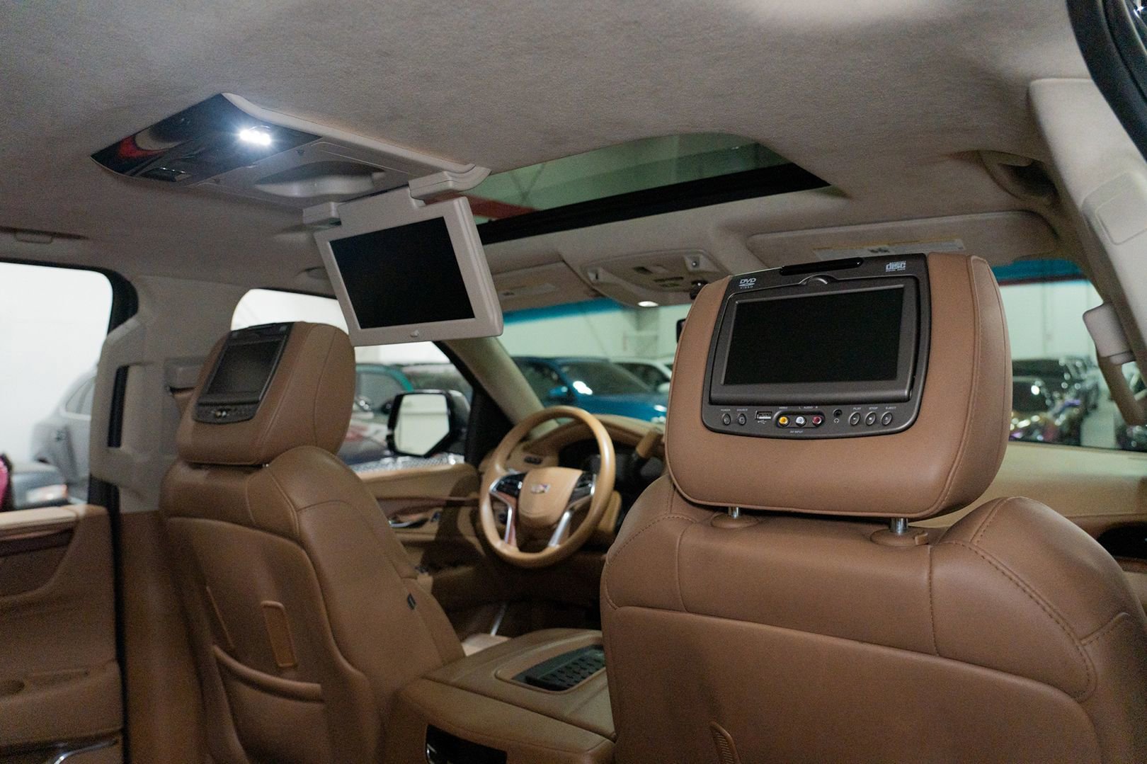 Used 2016 Cadillac Escalade ESV Platinum AWD/4WD image 43