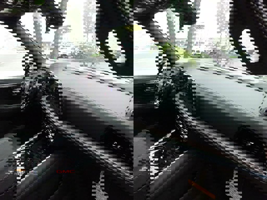 New 2026 Chevrolet Suburban Premier image 15