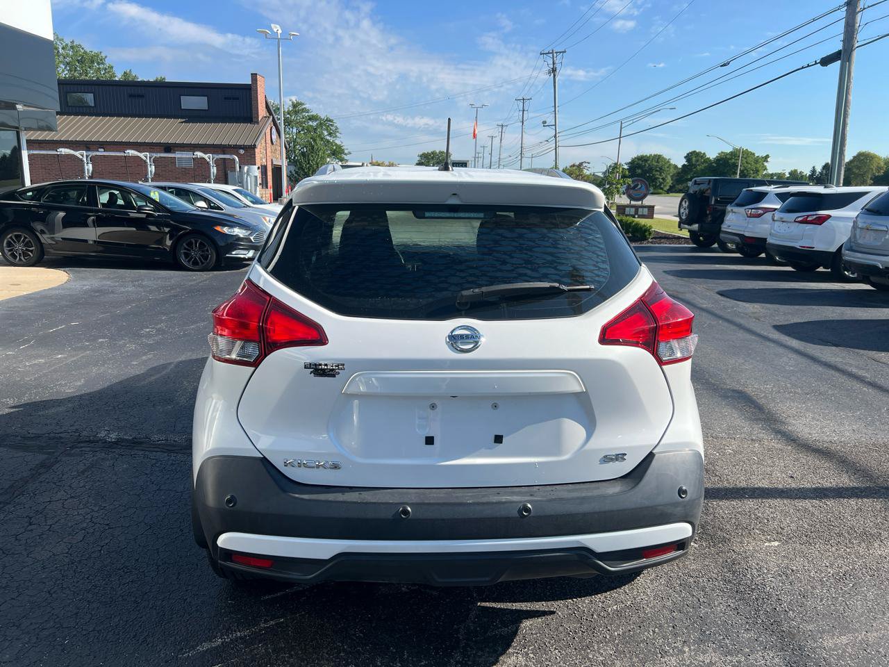 Used 2020 Nissan Kicks SR FWD image 4