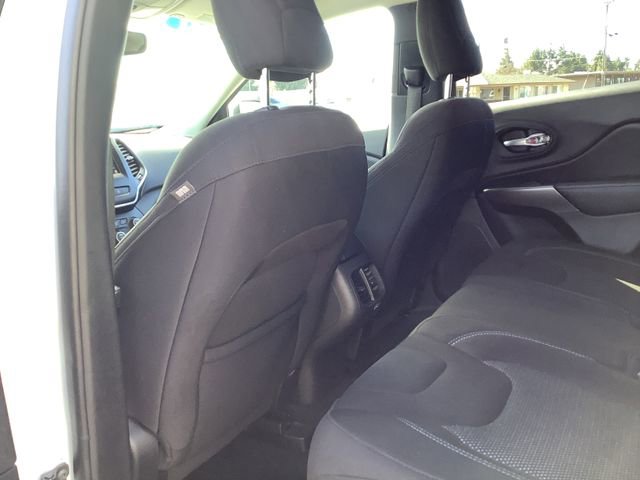 Used 2021 Jeep Cherokee Latitude image 23