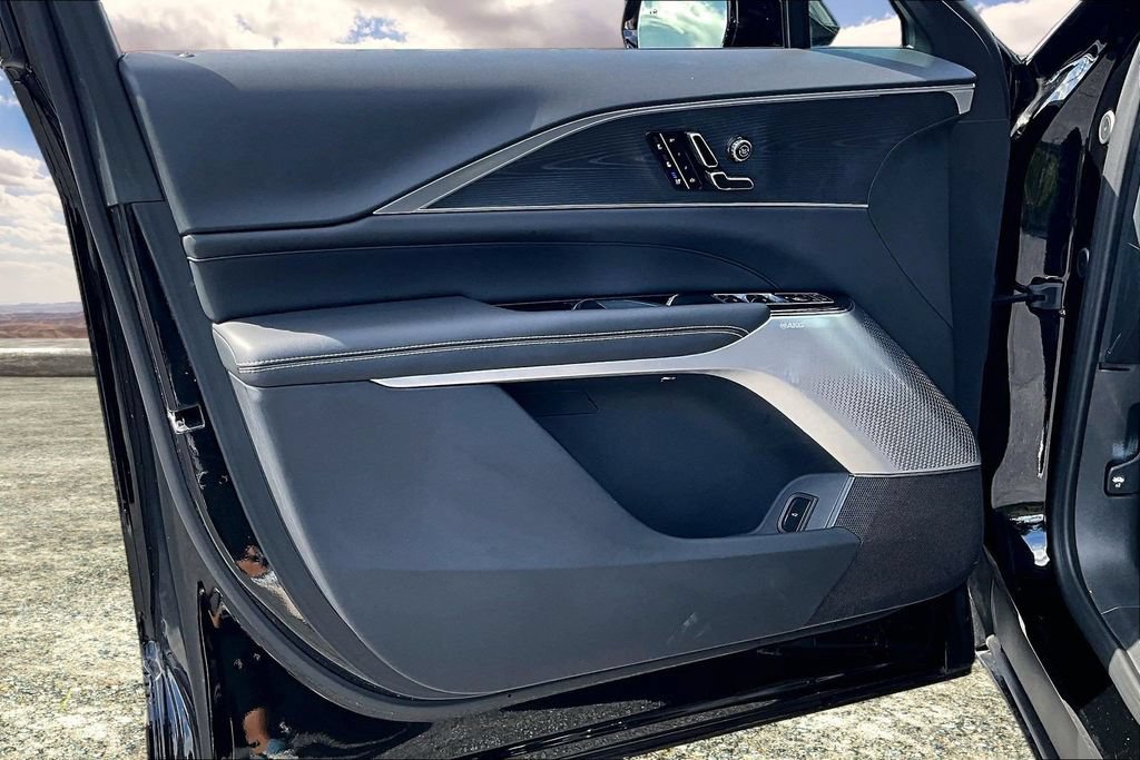 Certified 2025 Cadillac Lyriq Luxury w/ LPO, Floor Liner Package AWD/4WD image 20