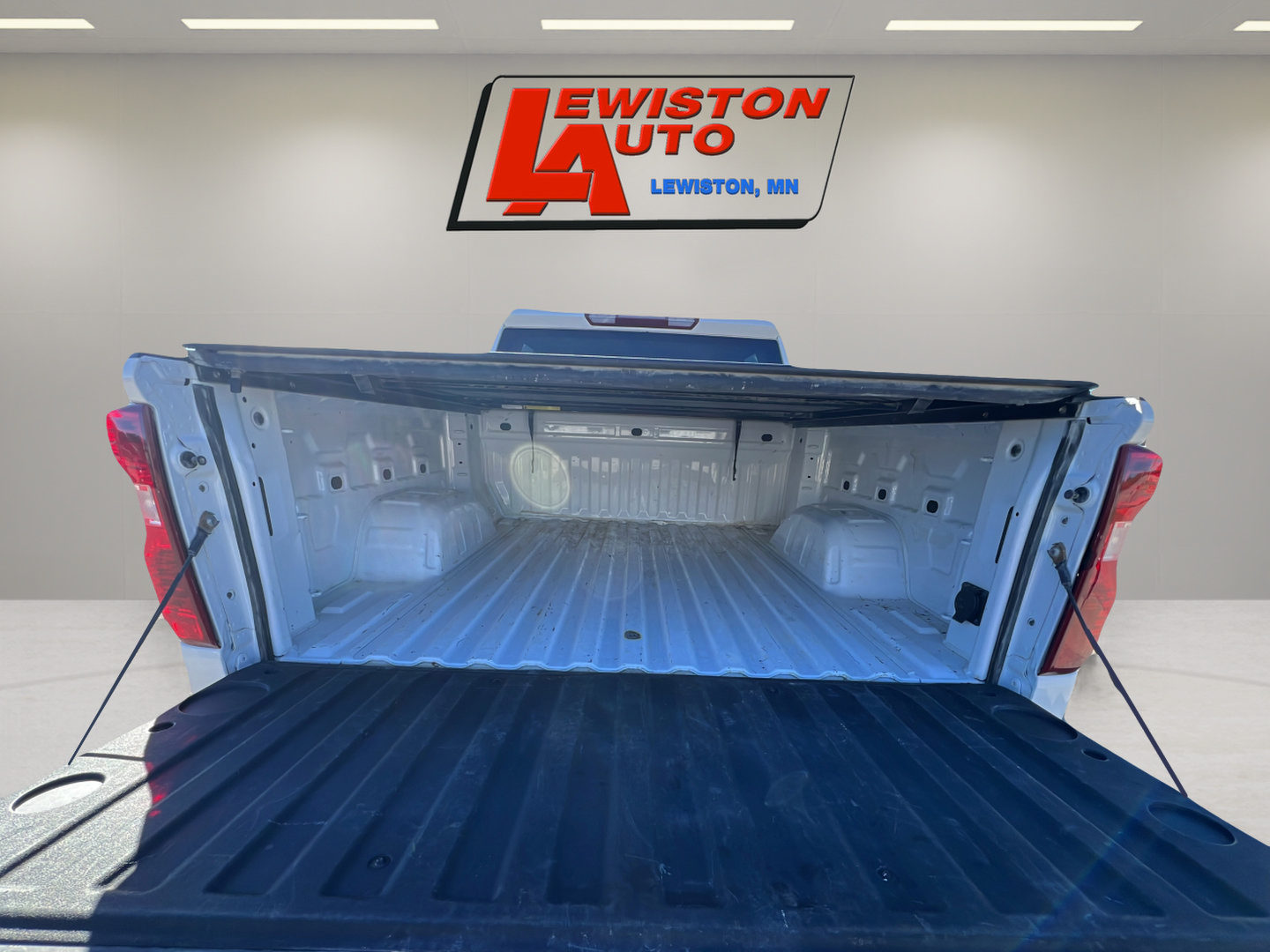 Certified 2024 Chevrolet Silverado 1500 Custom AWD/4WD image 30