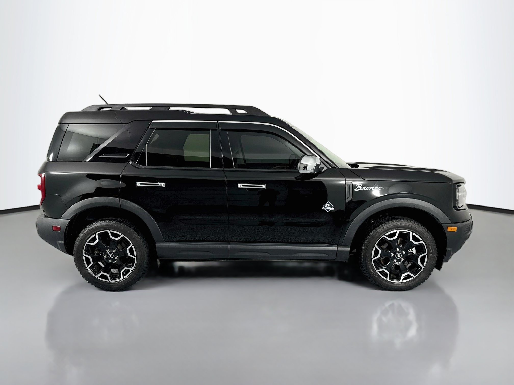 Used 2025 Ford Bronco Sport Outer Banks AWD/4WD image 4