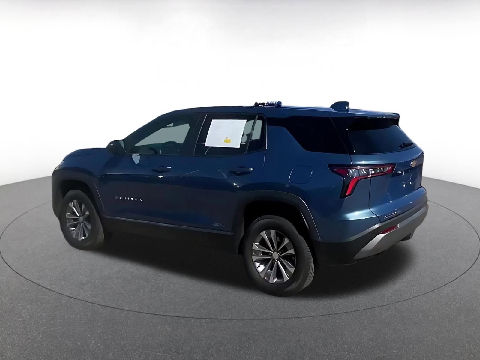 Used 2025 Chevrolet Equinox LT image 10