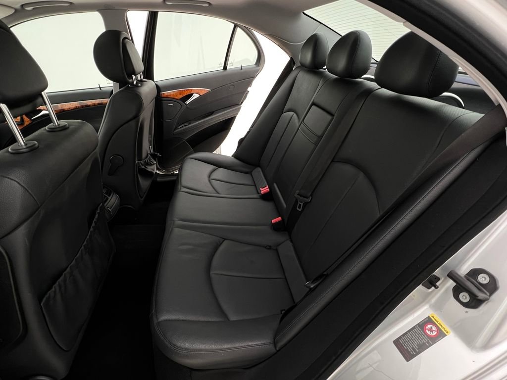 Used 2008 Mercedes-Benz E 350 4MATIC Sedan image 17