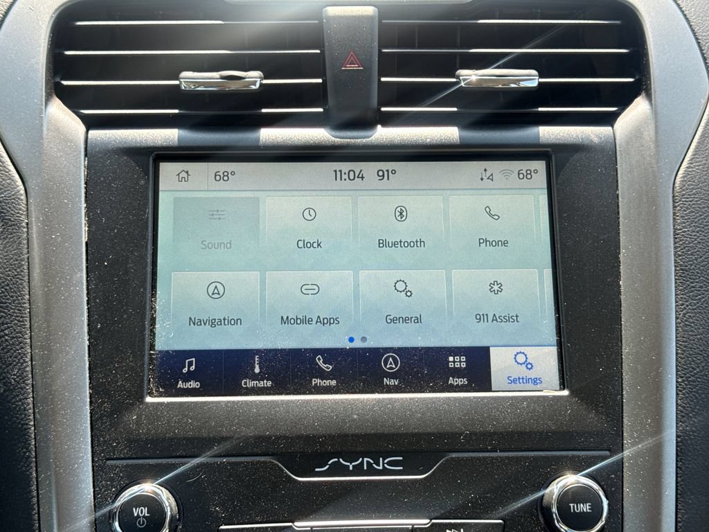 Used 2020 Ford Fusion SE AWD/4WD image 25