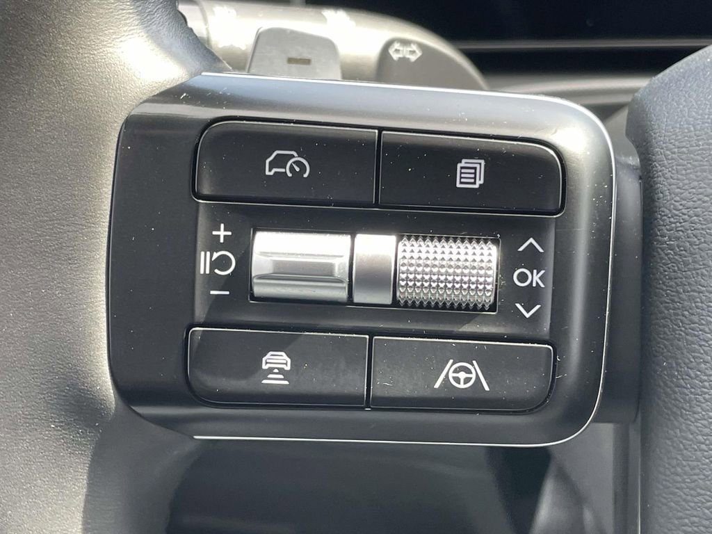 Certified 2025 Hyundai Santa Fe SEL image 11