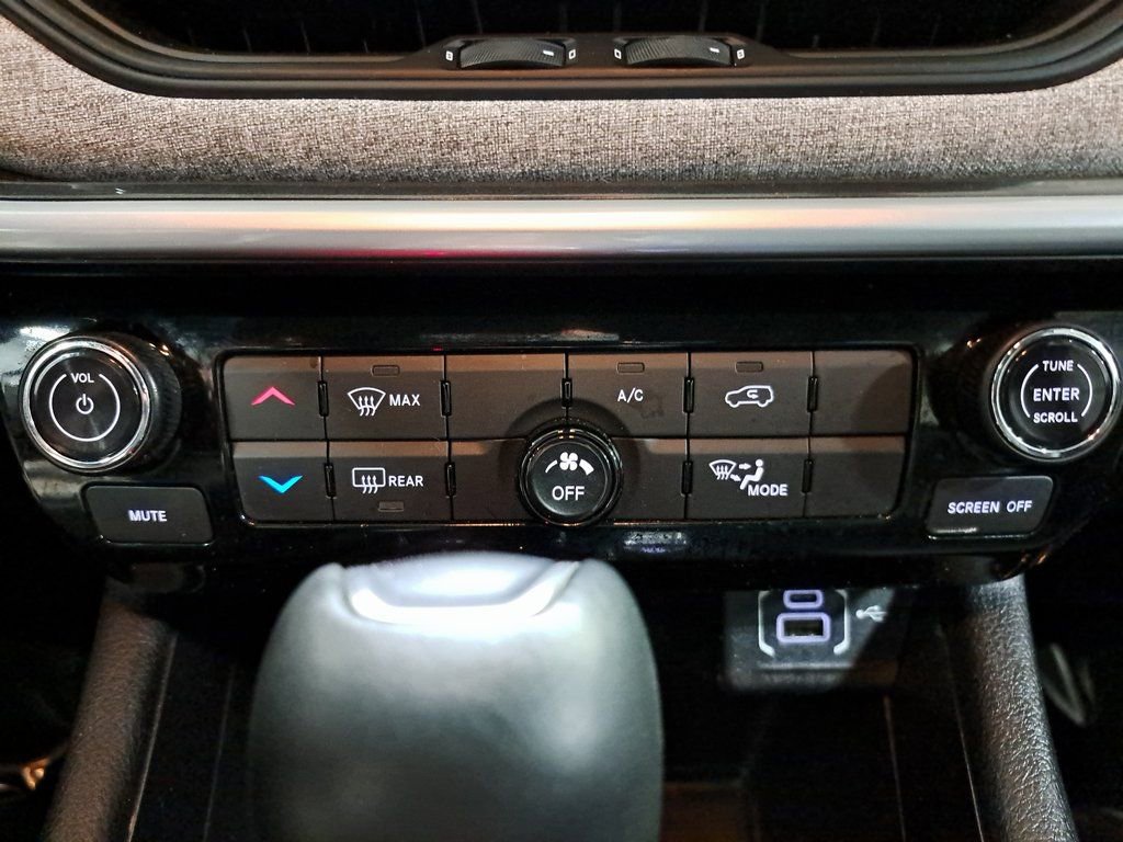 Certified 2022 Jeep Compass Latitude image 21