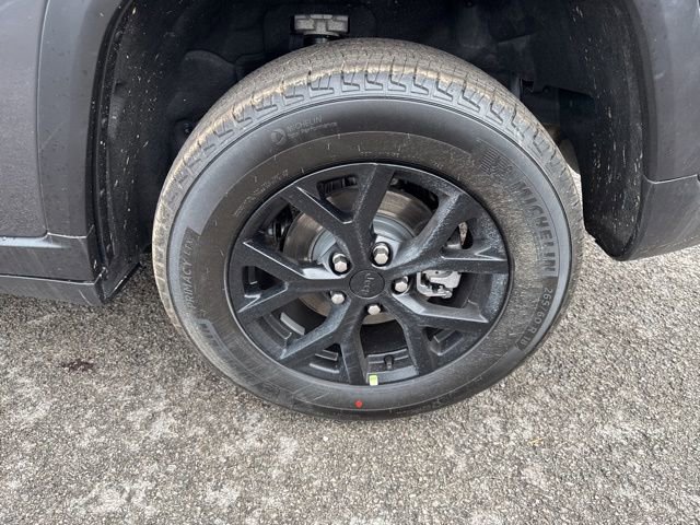 Used 2026 Jeep Grand Cherokee Altitude image 10