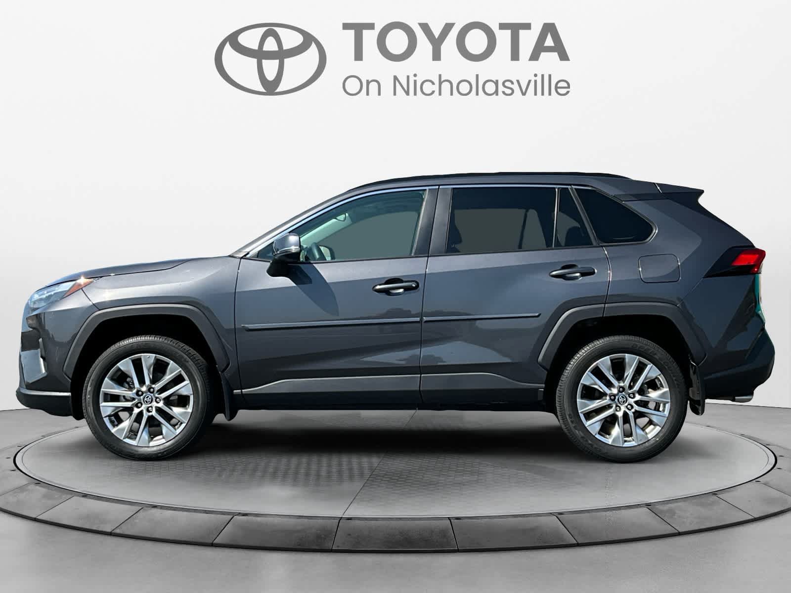 Used 2023 Toyota RAV4 XLE Premium AWD/4WD image 2