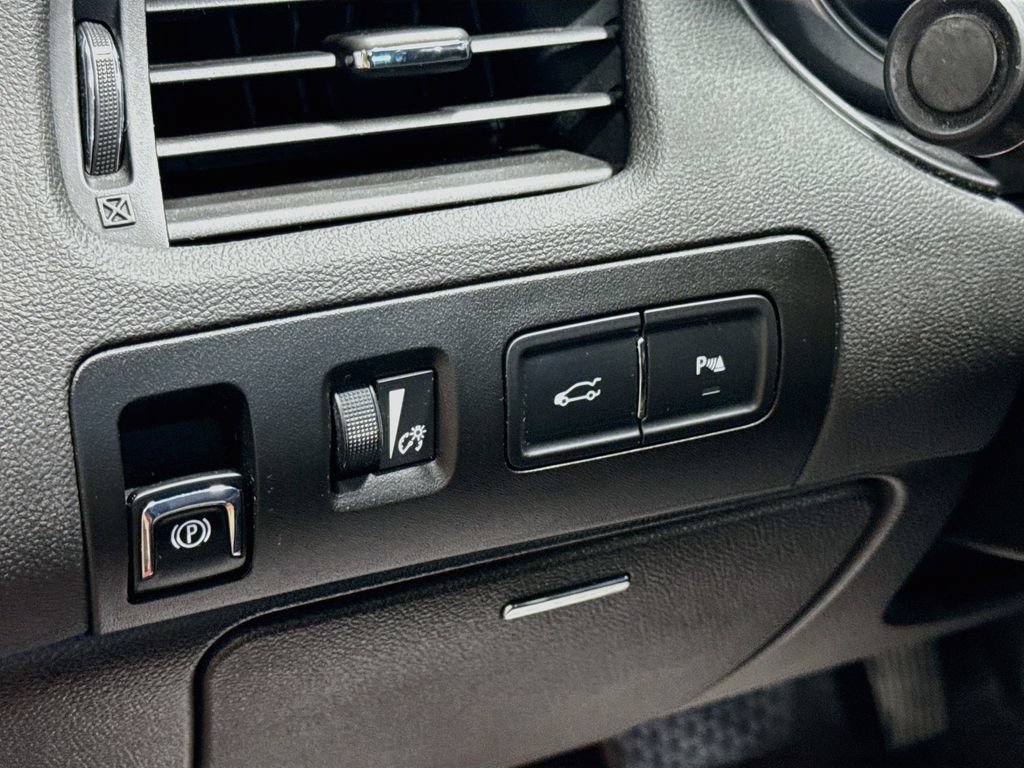 Used 2015 Chevrolet Impala LT w/ Convenience Package FWD image 10