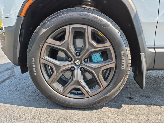 Used 2026 Rivian R1T Premium AWD/4WD image 24