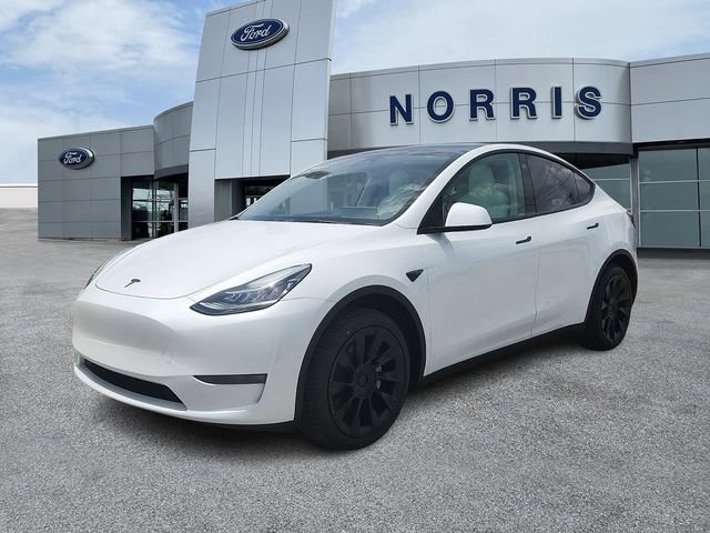 Used 2023 Tesla Model Y Long Range AWD/4WD image 2