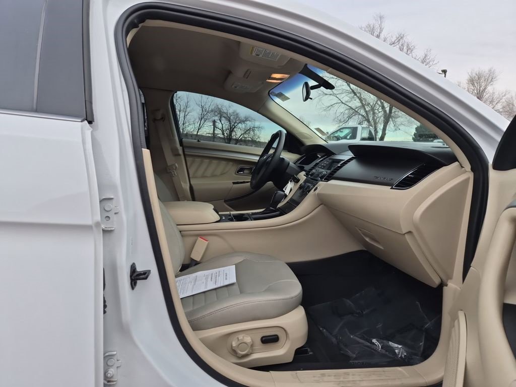 Used 2019 Ford Taurus SE image 29