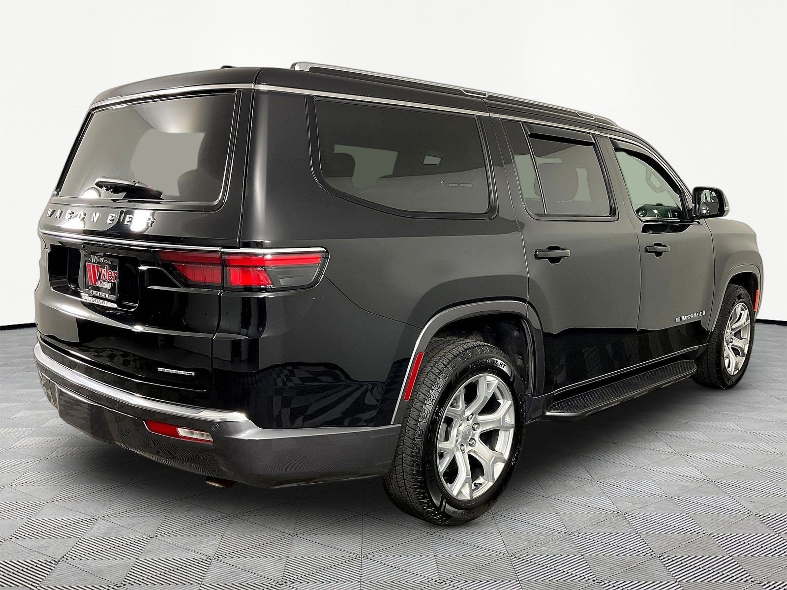 Used 2022 Jeep Wagoneer Series II AWD/4WD image 6