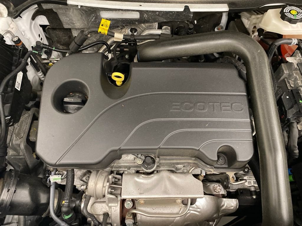 Used 2023 Chevrolet Equinox RS w/ LPO, Floor Liner Package AWD/4WD image 4