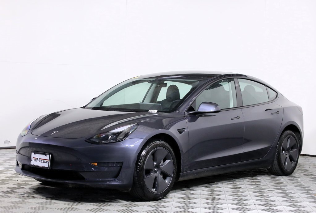 Used 2023 Tesla Model 3 Standard Range image 3