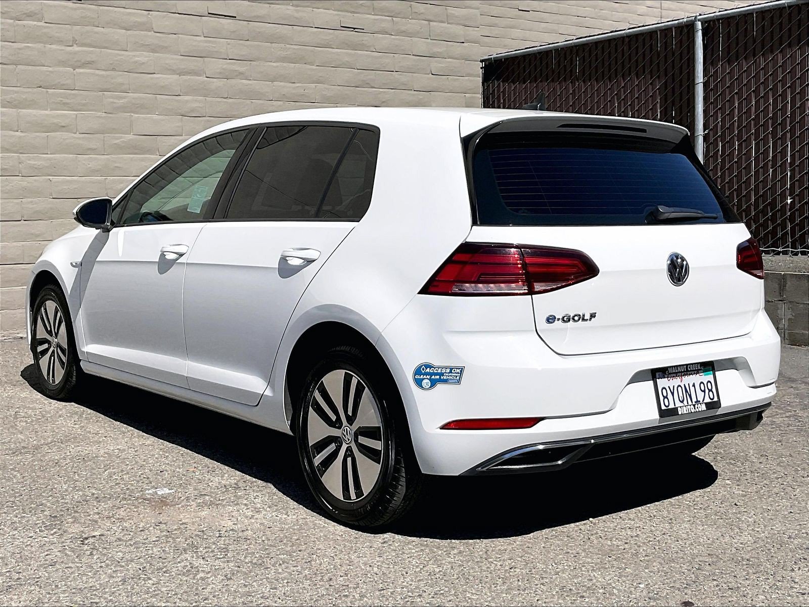 Used 2018 Volkswagen e-Golf SE FWD image 10