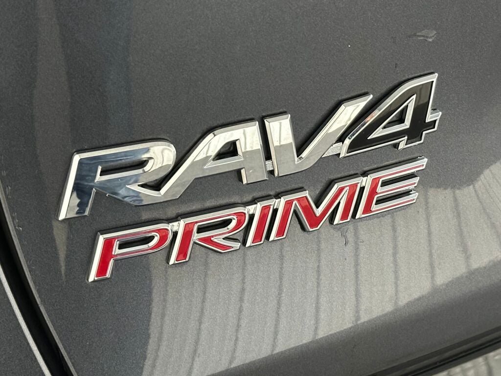Used 2022 Toyota RAV4 SE w/ Carpet Mat Package (TMS) AWD/4WD image 6