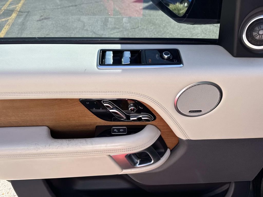 Used 2019 Land Rover Range Rover Long Wheelbase Supercharged image 20