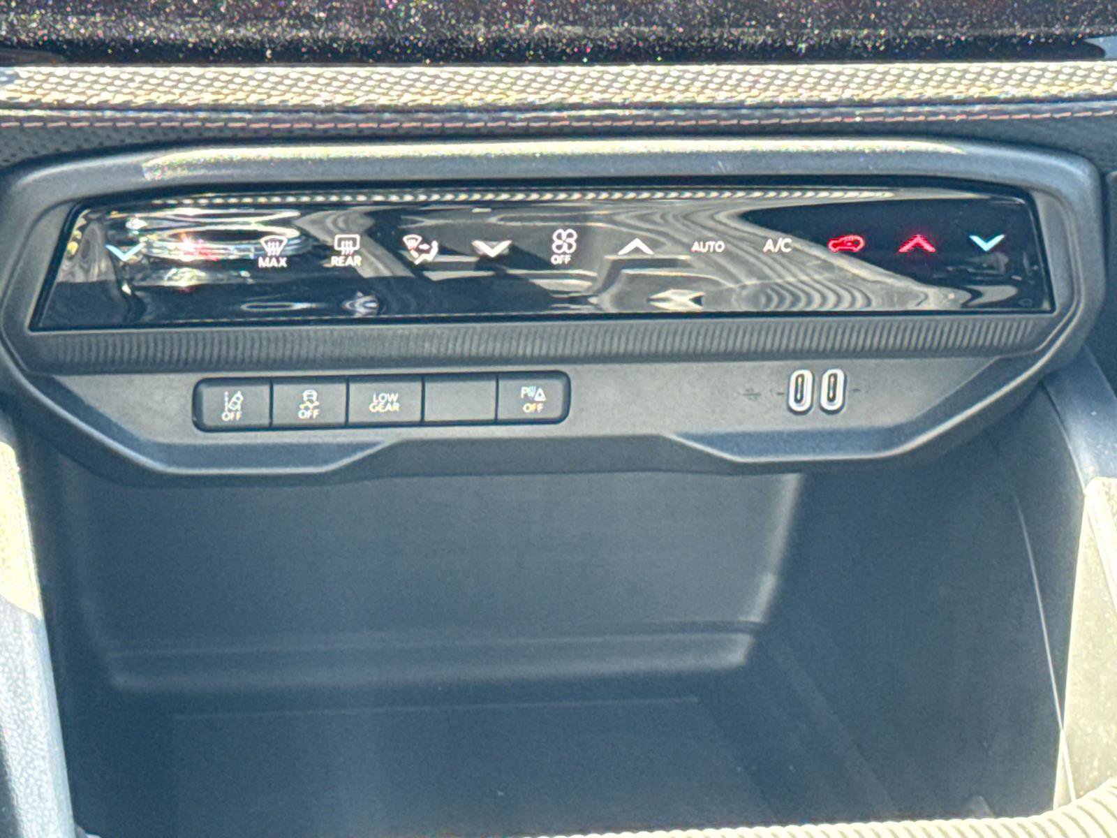 New 2026 Jeep Cherokee Limited AWD/4WD image 18