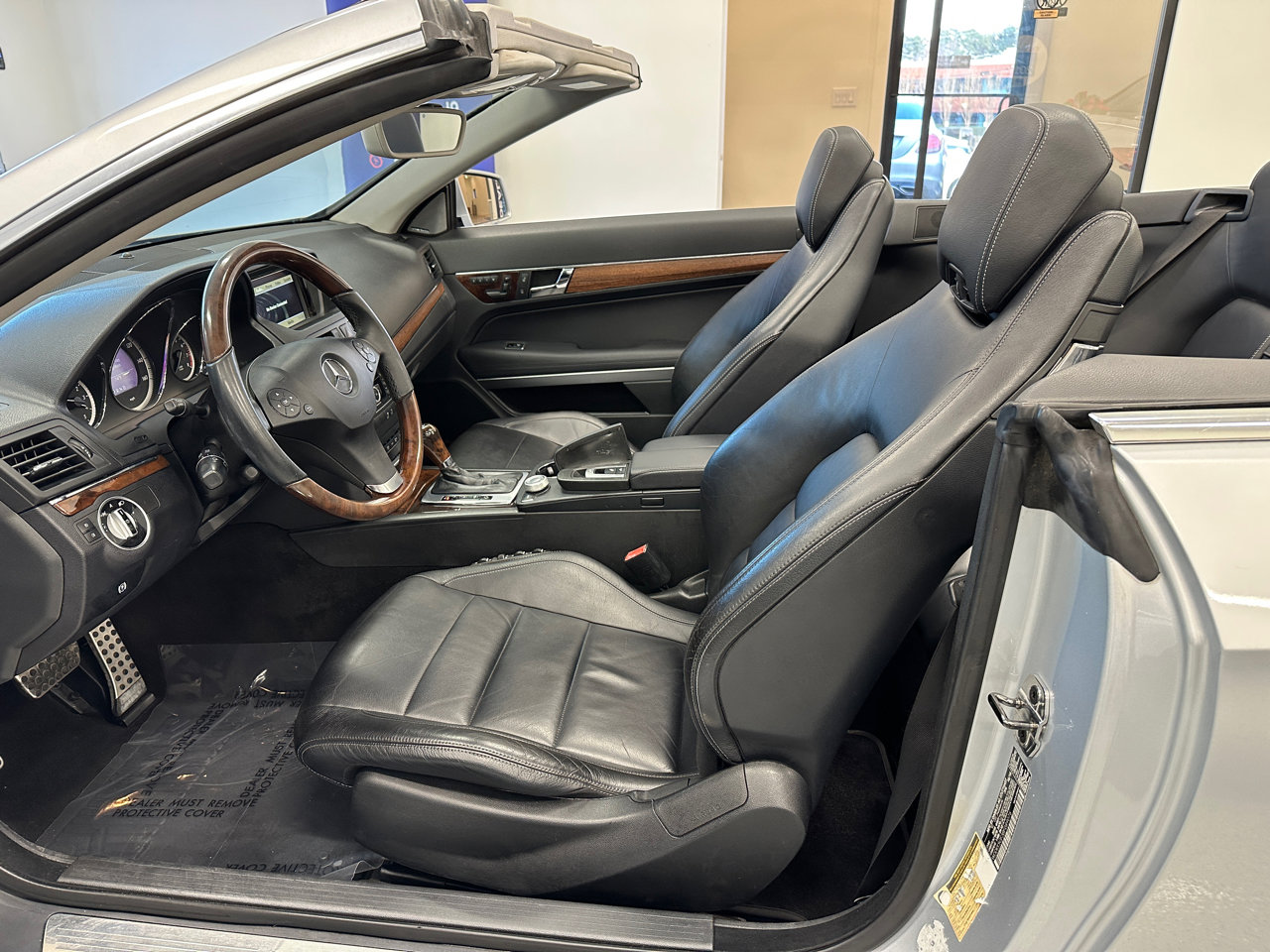 Used 2011 Mercedes-Benz E 350 Cabriolet image 23