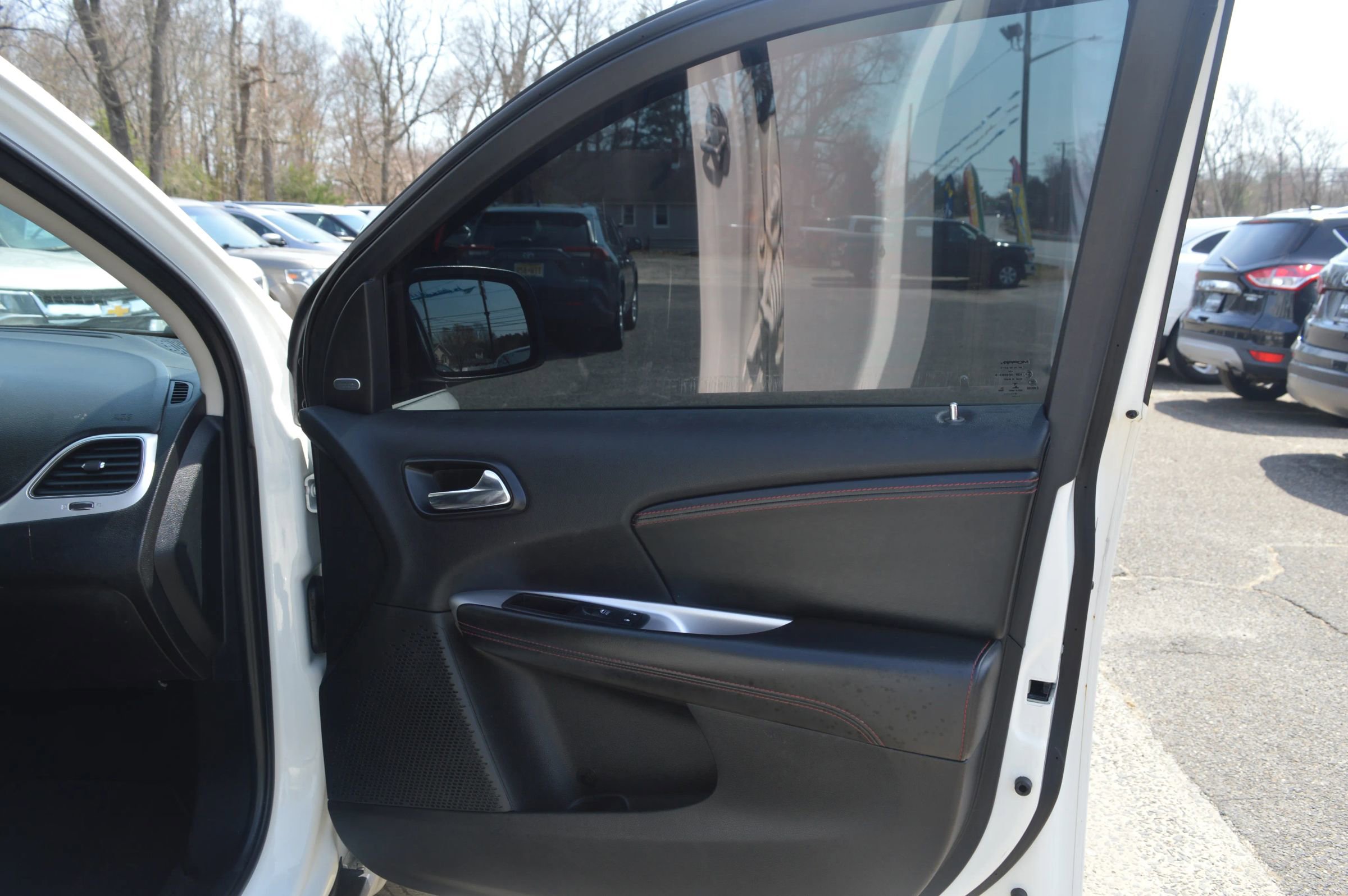 Used 2015 Dodge Journey R/T w/ Flexible Seating Group image 27