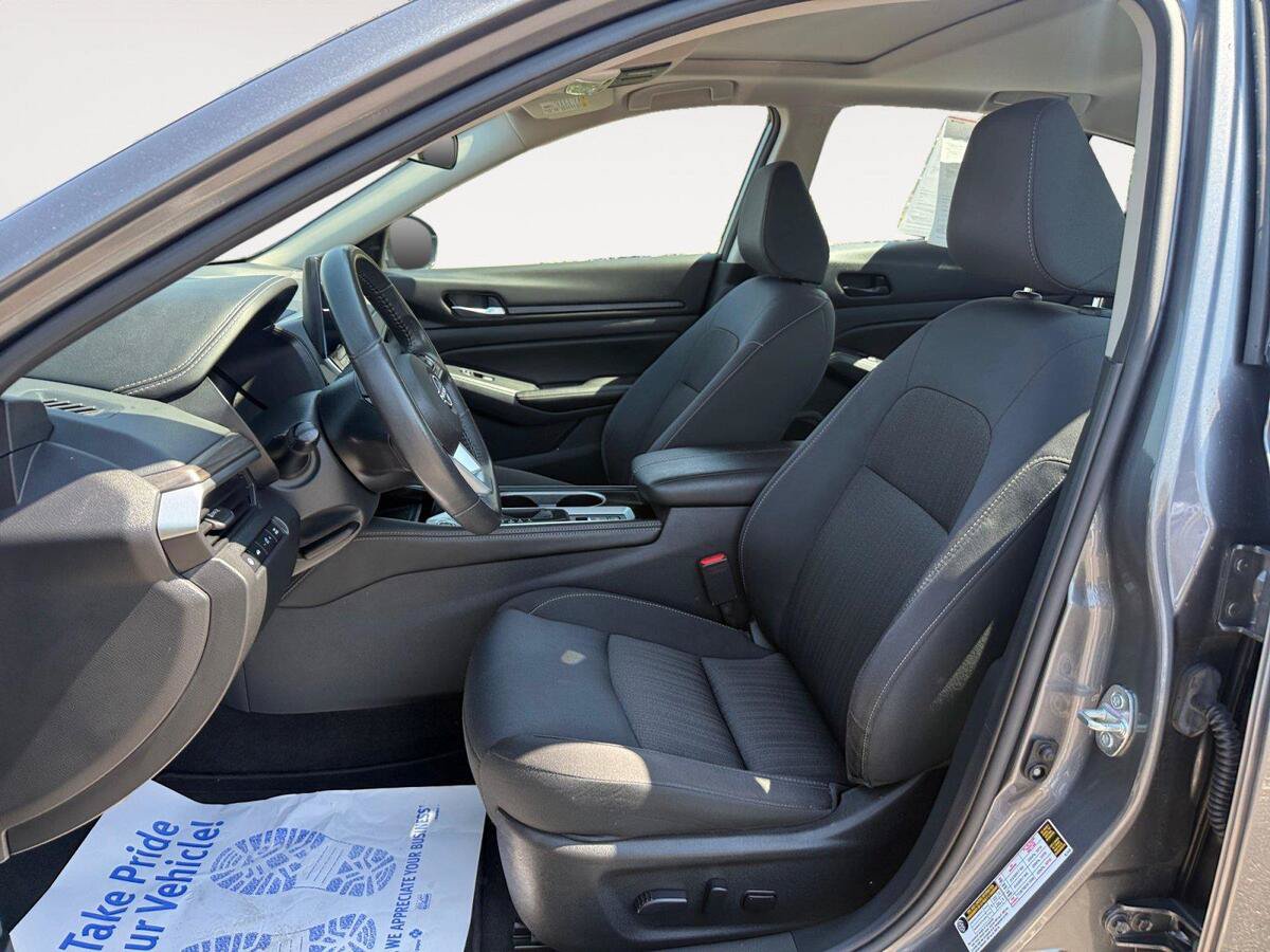 Used 2024 Nissan Altima 2.5 SV w/ SV Premium Package FWD image 9