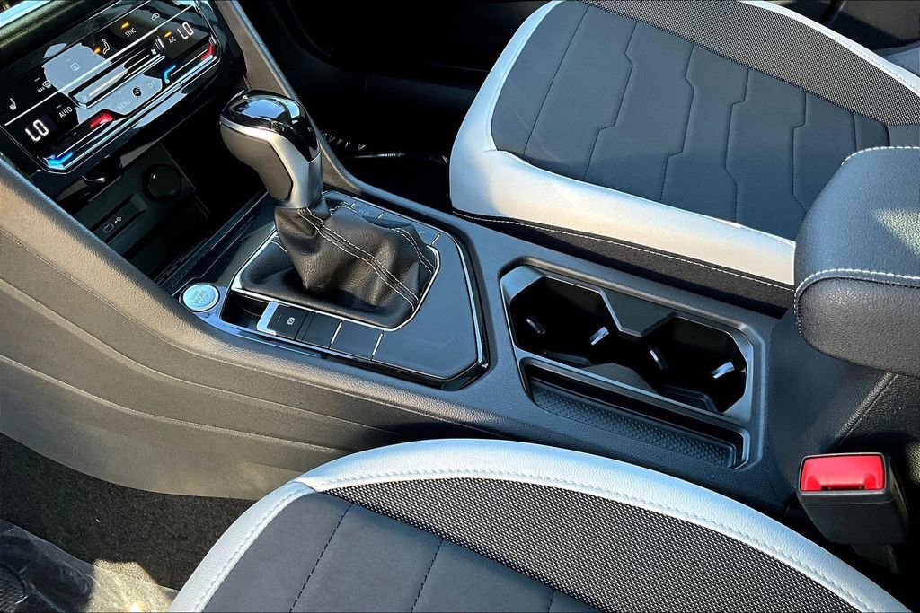 New 2026 Volkswagen Taos SE image 17