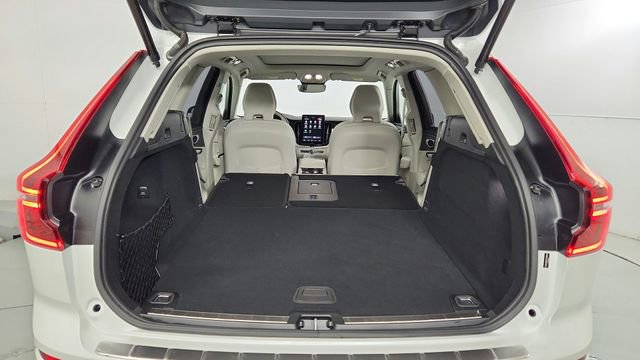 Certified 2026 Volvo XC60 B5 Ultra w/ Protection Package Premier AWD/4WD image 54