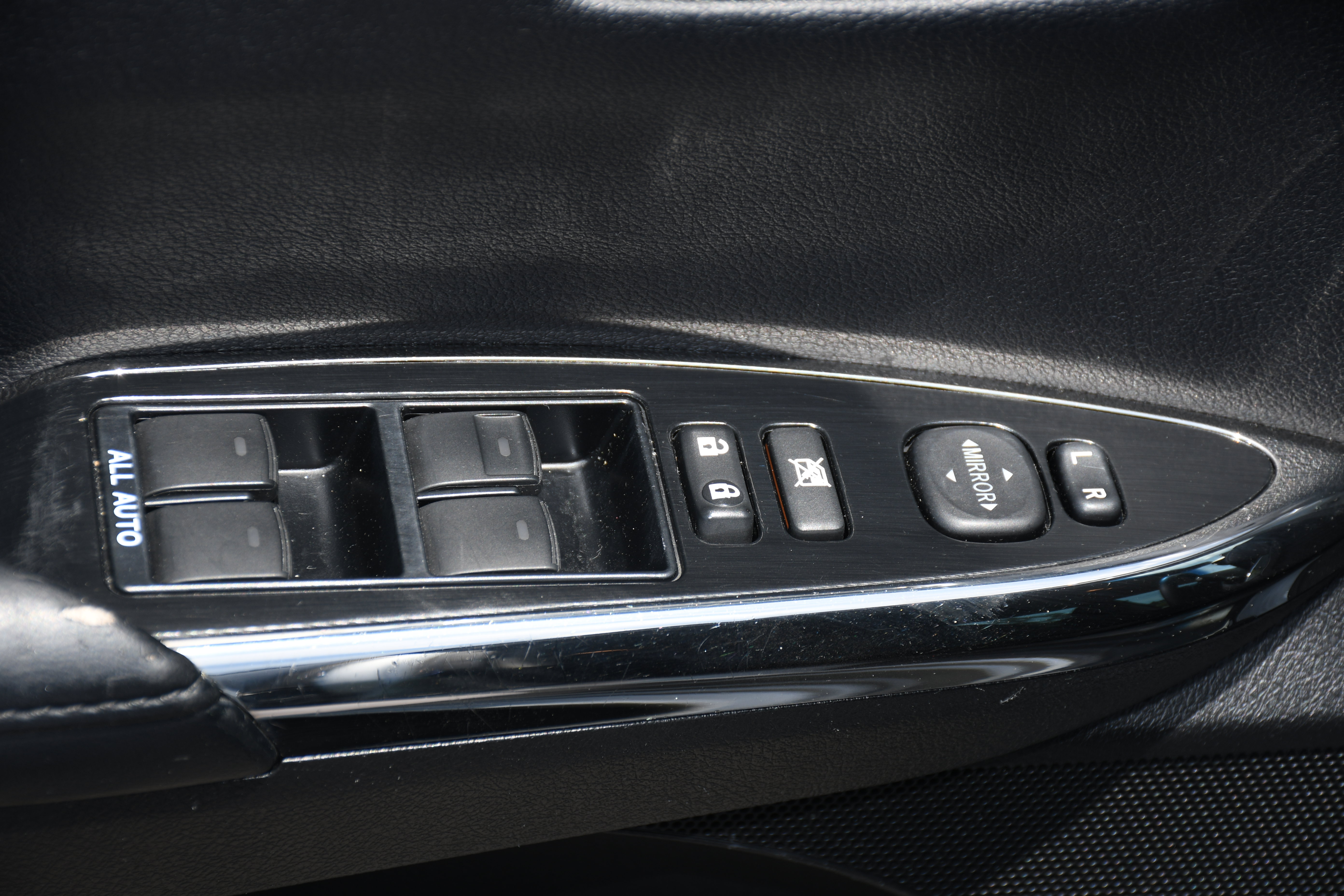 Used 2018 Toyota Avalon XLE FWD image 10