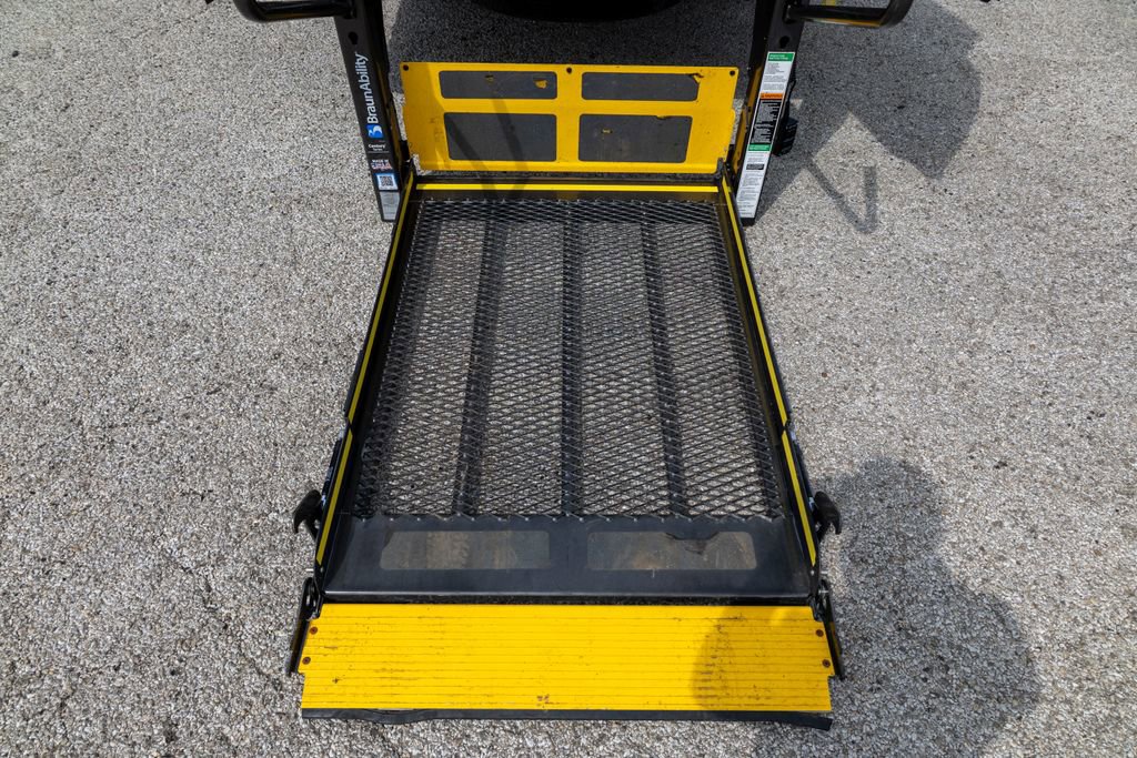 Used 2013 Ford E-250 and Econoline 250 Extended w/ PWR Group image 21