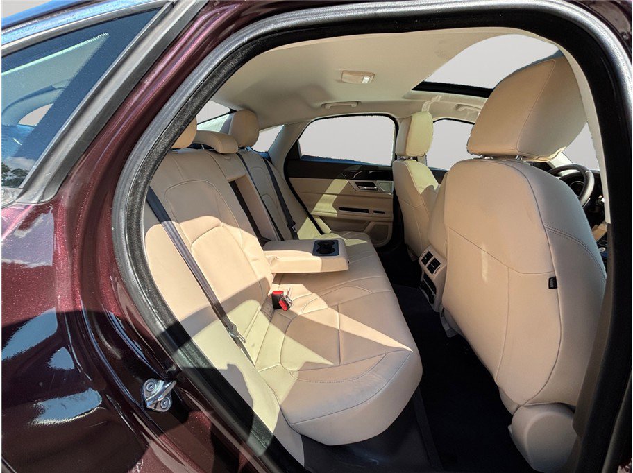 Used 2018 Jaguar XF Premium image 45
