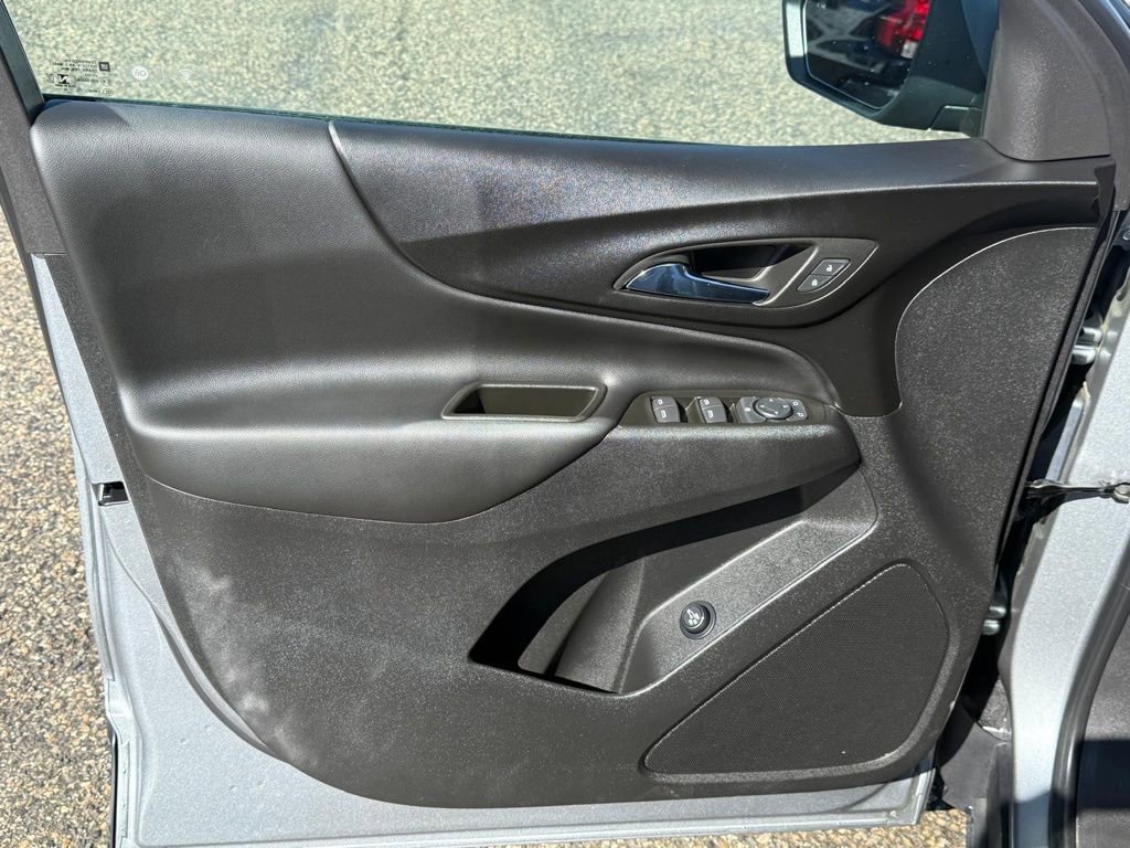 Used 2023 Chevrolet Equinox LT image 9