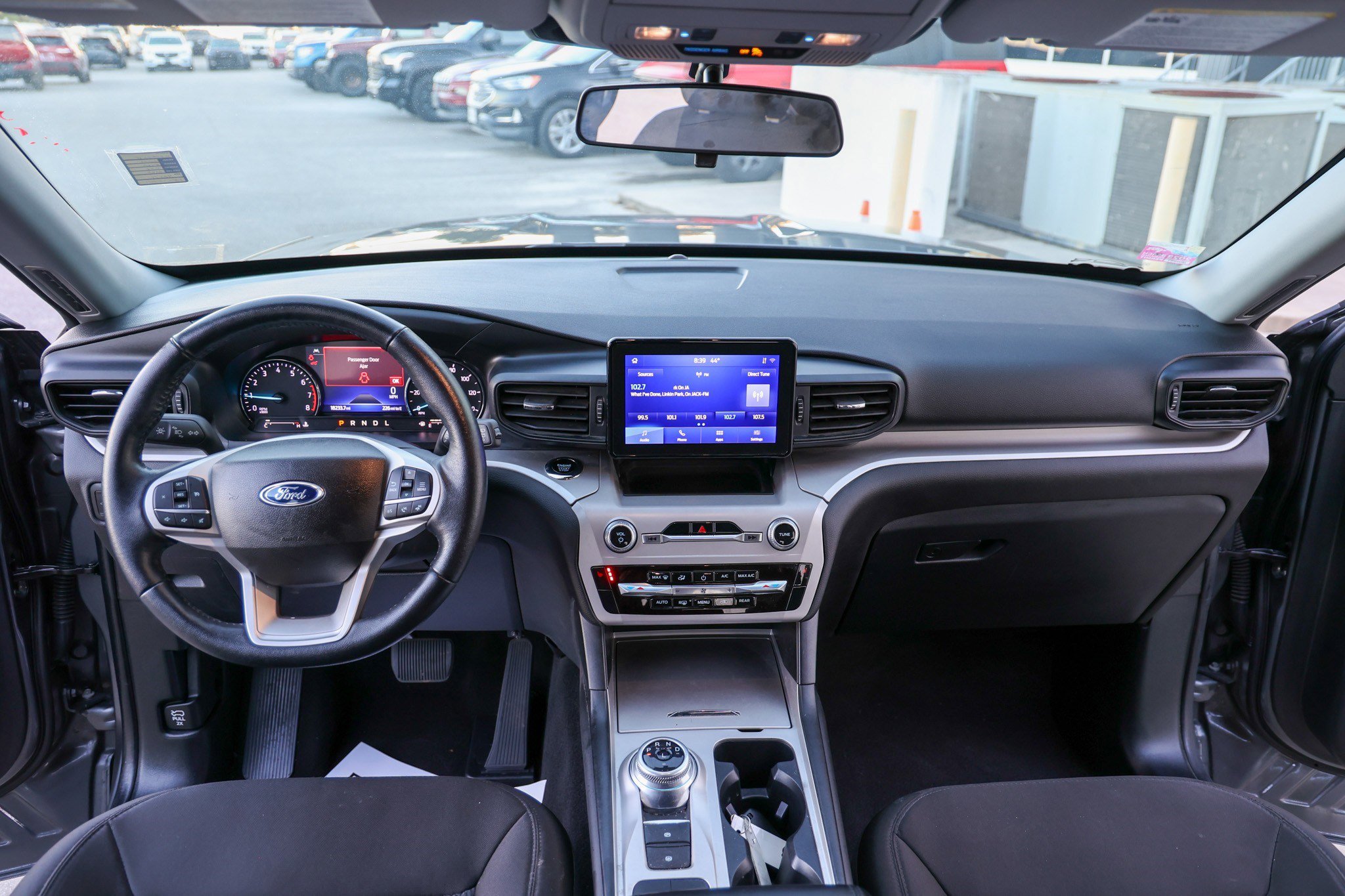 Used 2023 Ford Explorer XLT image 46