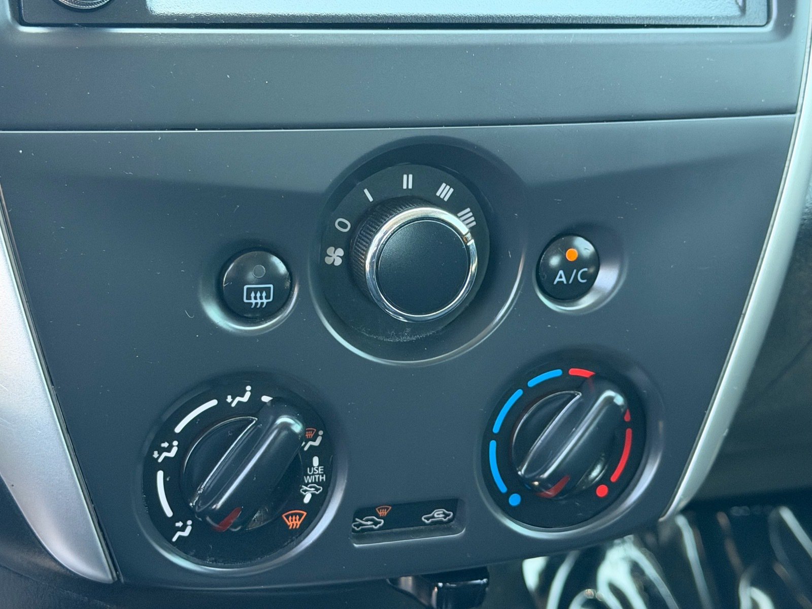 Used 2019 Nissan Versa SV FWD image 26