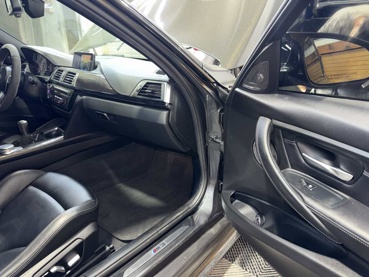 Used 2018 BMW M3 image 26