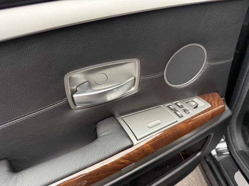 Used 2006 BMW 750i RWD image 44