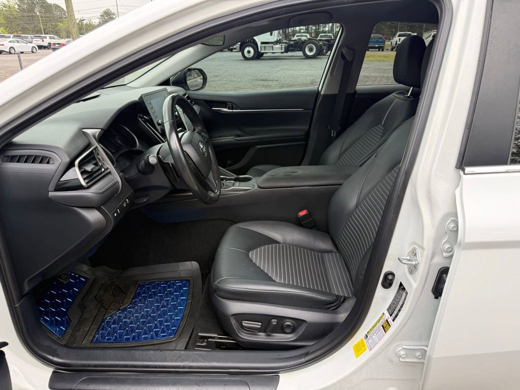 Used 2023 Toyota Camry SE FWD image 11