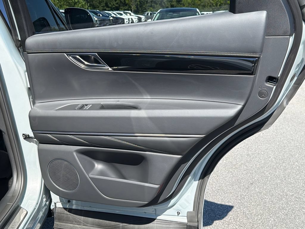 New 2027 Genesis GV80 2.5T AWD/4WD image 18